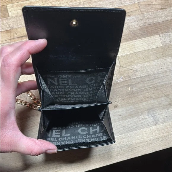 Chanel Black Quilted lambskin double sided snap closure w pink Camellia Enamel - Picture 4 of 8